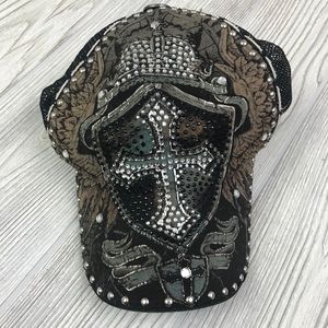 Buckle hat
